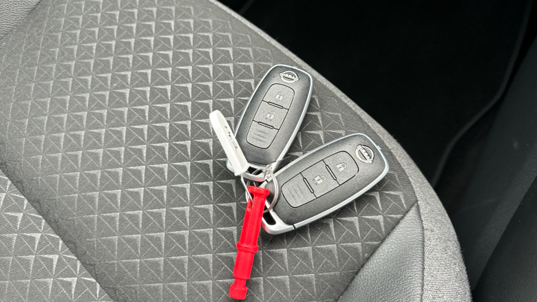 Nissan Juke 1.0 DiG-T N-Connecta 5dr Petrol Hatchback